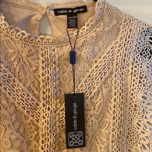 Cable & Gauge Lace Cap Sleeve Blouse - Cream - Picture 13 of 14